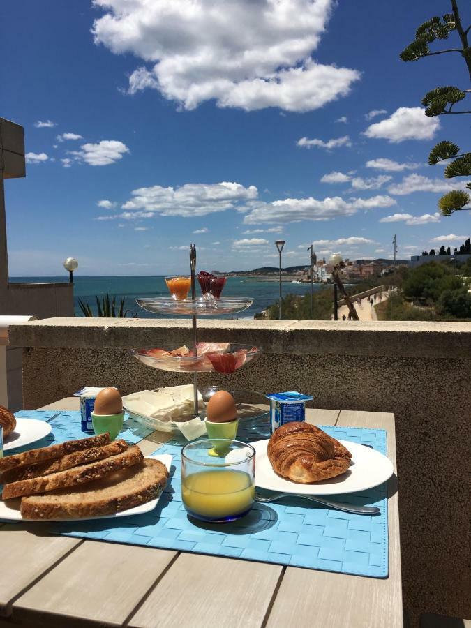Casa Balmins Sitges Bed & Breakfast エクステリア 写真